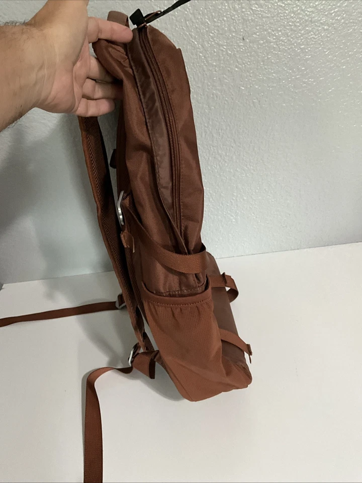 Mochila Nixon Unisex Nylon Ladrillo Talla Grande Foto 4 de 4