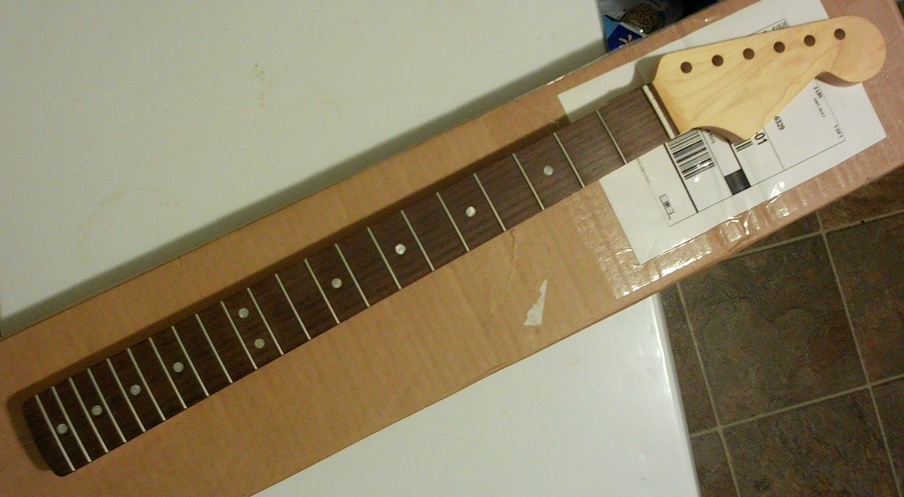 Warmoth Strat Modern Vintage Tint 59' Maple Rosewood Stratocaster neck 