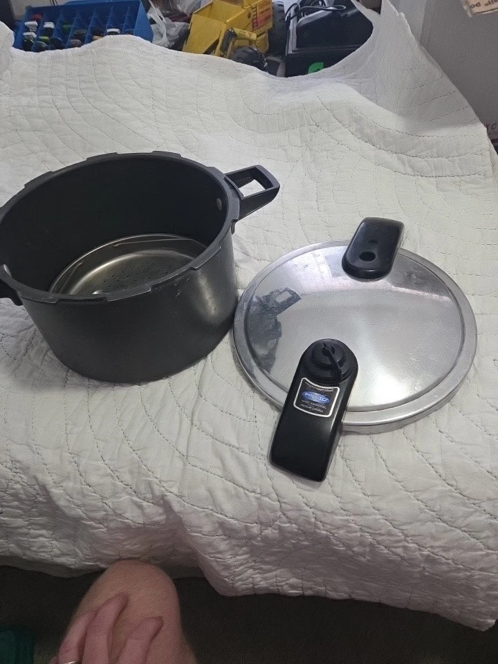 Presto Pressure Cooker Model 01283