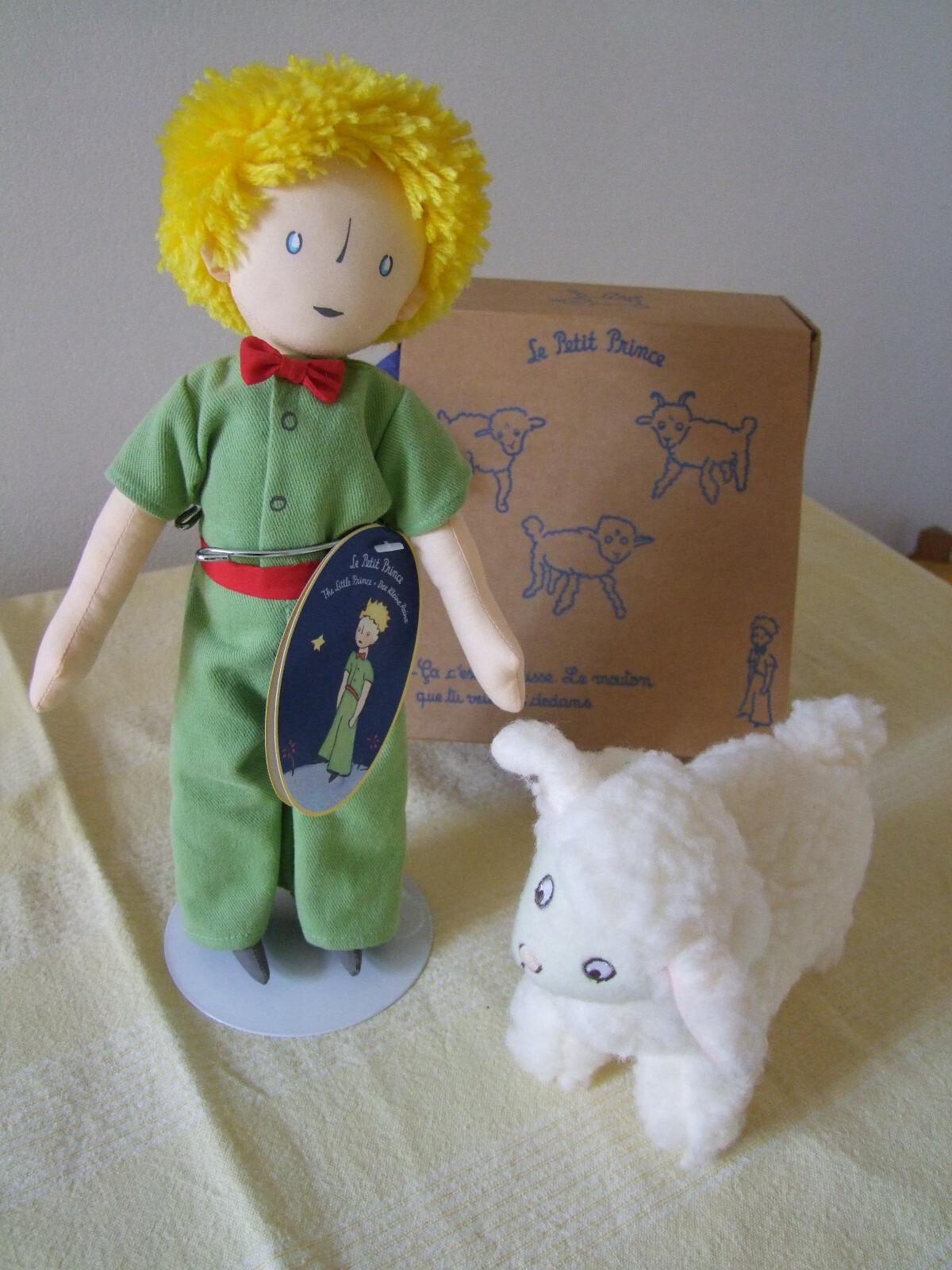 Le Petit Prince poupée de collection 1998 en boîte originale avec son mouton blanc