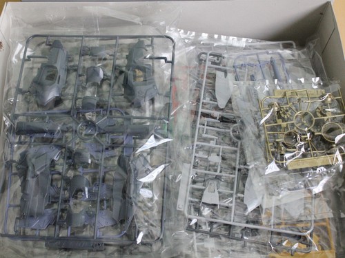Bandai Macross Frontier 1/72 VF-25S Armored Messiah Valkyrie Ozma Model Kit - Picture 7 of 8