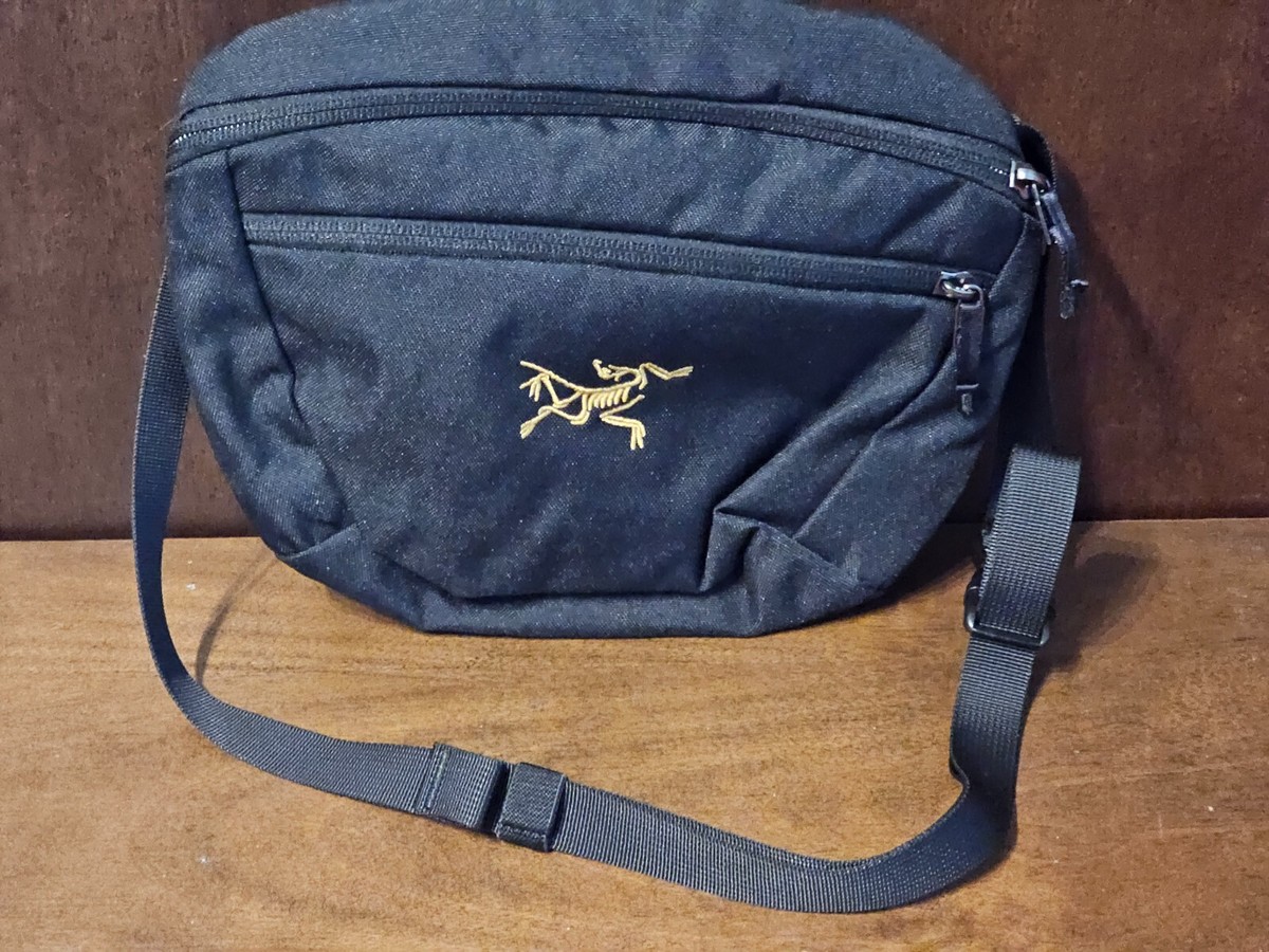 Arcteryx Mantis 2 Waistpack Black Tan Shoulder Bag Crossbody