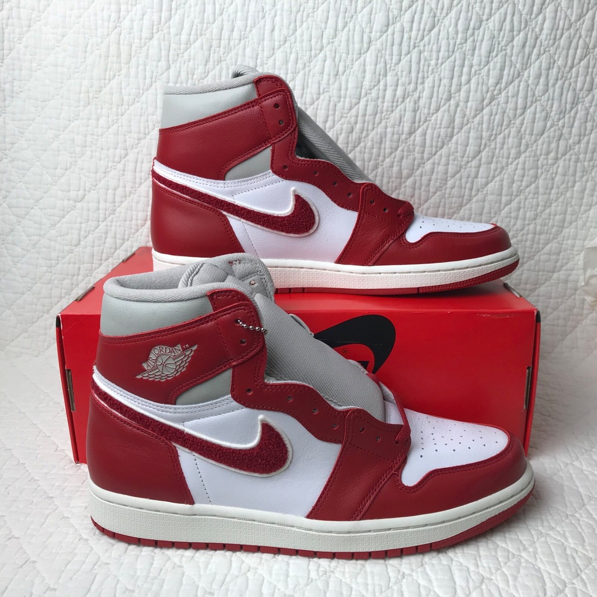 Nike Air Jordan 1 Retro High OG Shoes Women's SZ 11 Varsity Red
