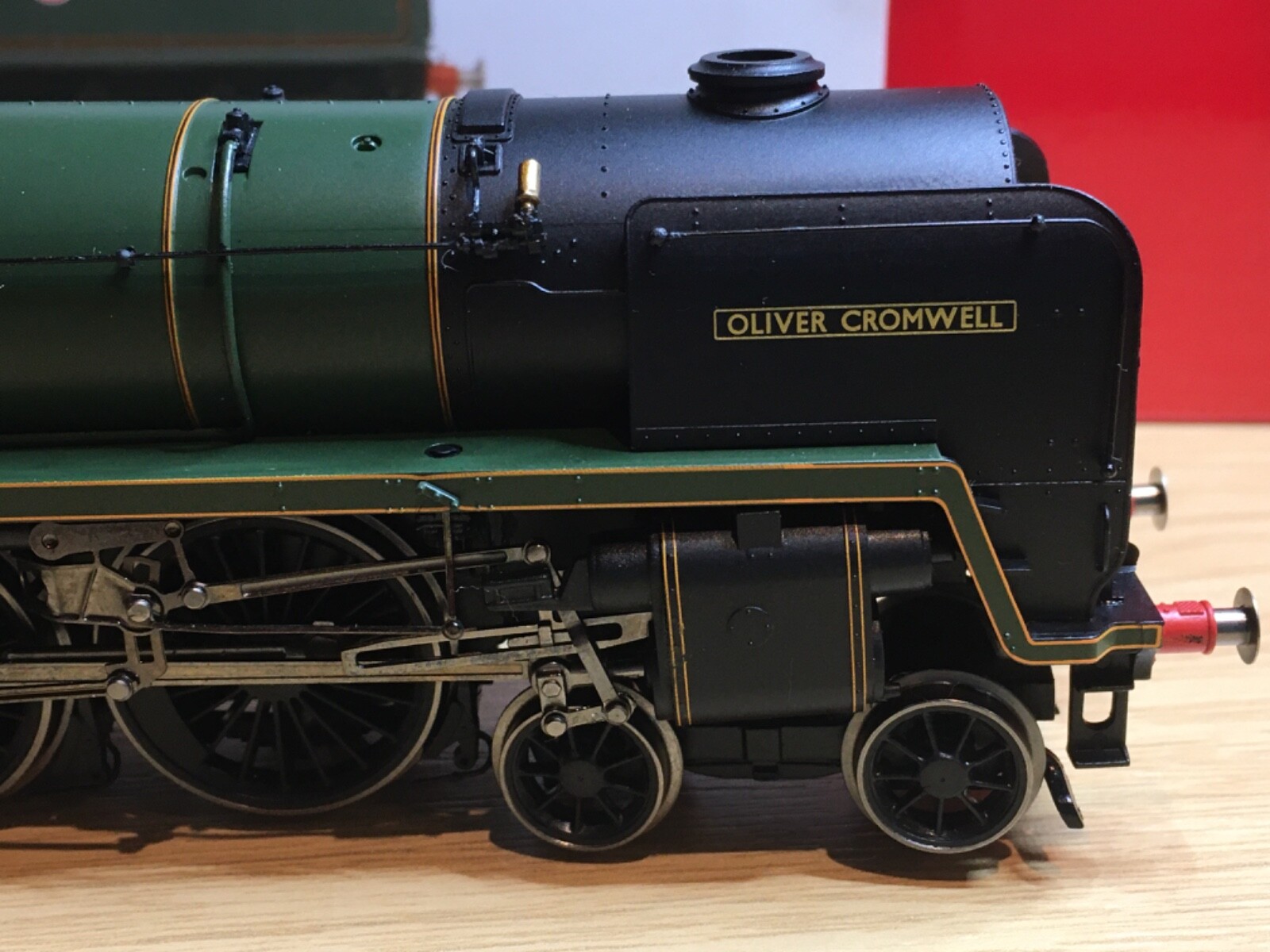 Hornby R3865 Britannia Class 462 "OLIVER CROMWELL" eBay