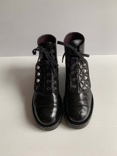 Chanel Combat biker boots 39 6 VGC black leather pearl quilted chain logo £1375 - Picture 6 of 22