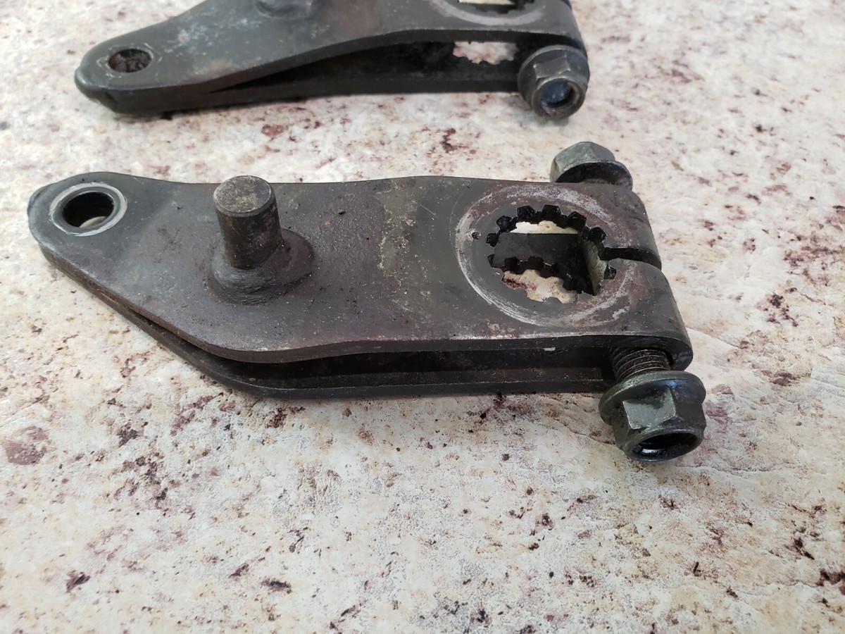00-01 Yamaha SX500R ARM, OUTSIDE SET 1 8CR-23851-00-00, 8CR-23852