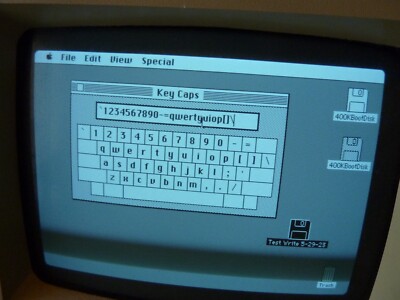 VINTAGE ALL ORIGINAL MACINTOSH II 512K W/ORIGINAL CARRY PACK