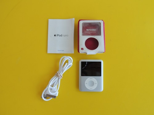 Apple iPod Nano 3rd Gen A1236, 4GB Silver (Cosmetic Wear) USED 162 Songs