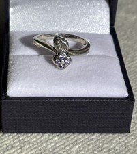 Size 8 vintage Sterling Silver flower ring with cubic zirconia stones