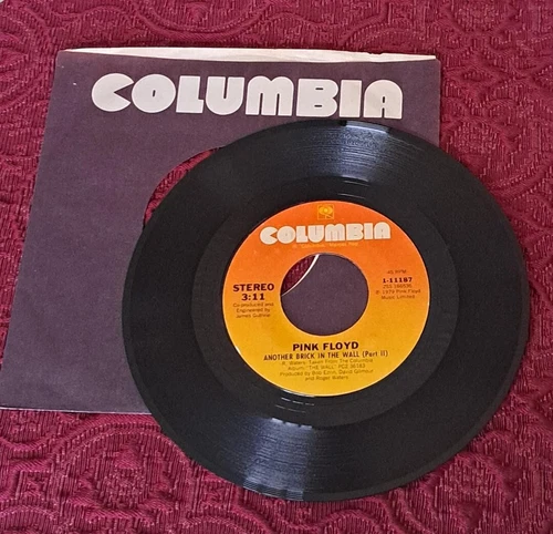 Pink Floyd - Another Brick in the Wall / One of My Turns - 45rpm vinyl record