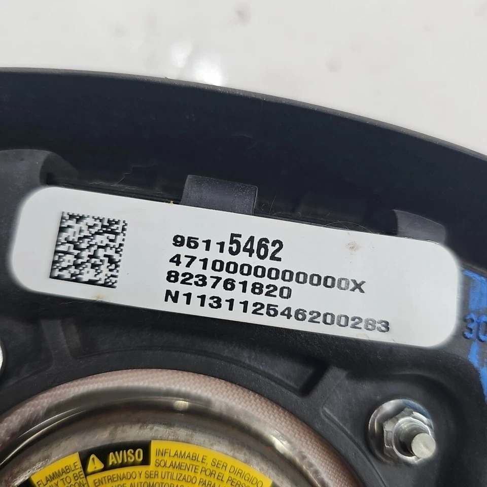 2011-2016 Chevy Cruze Driver Left Side Steering Wheel Black OEM - Image 4 of 4