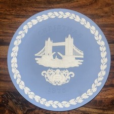 Vintage Wedgewood Jasperware Plate - London Christmas 1975 Tower Bridge