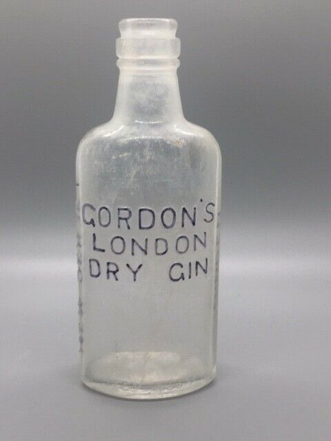 Gordon's London Dry Gin Round Victory Bottle 94.4 Proof 1945