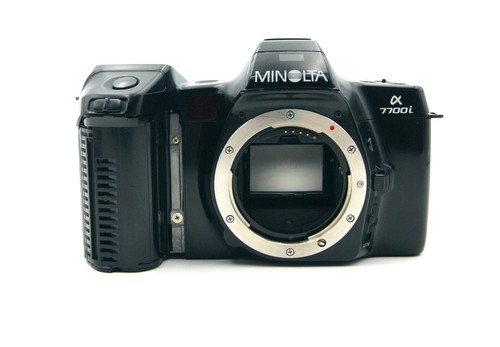 Minolta α 7700i / Dynax 7000i 35mm SLR Film Camera Body Only - Picture 3 of 17