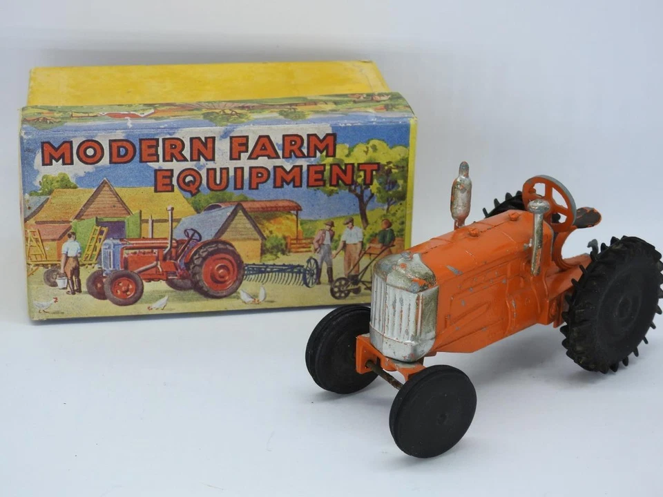 CRESCENT TOYS VERY RARE BOXED 1948 DIECAST No.1805 FARM TRACTOR - Image 3 of 4
