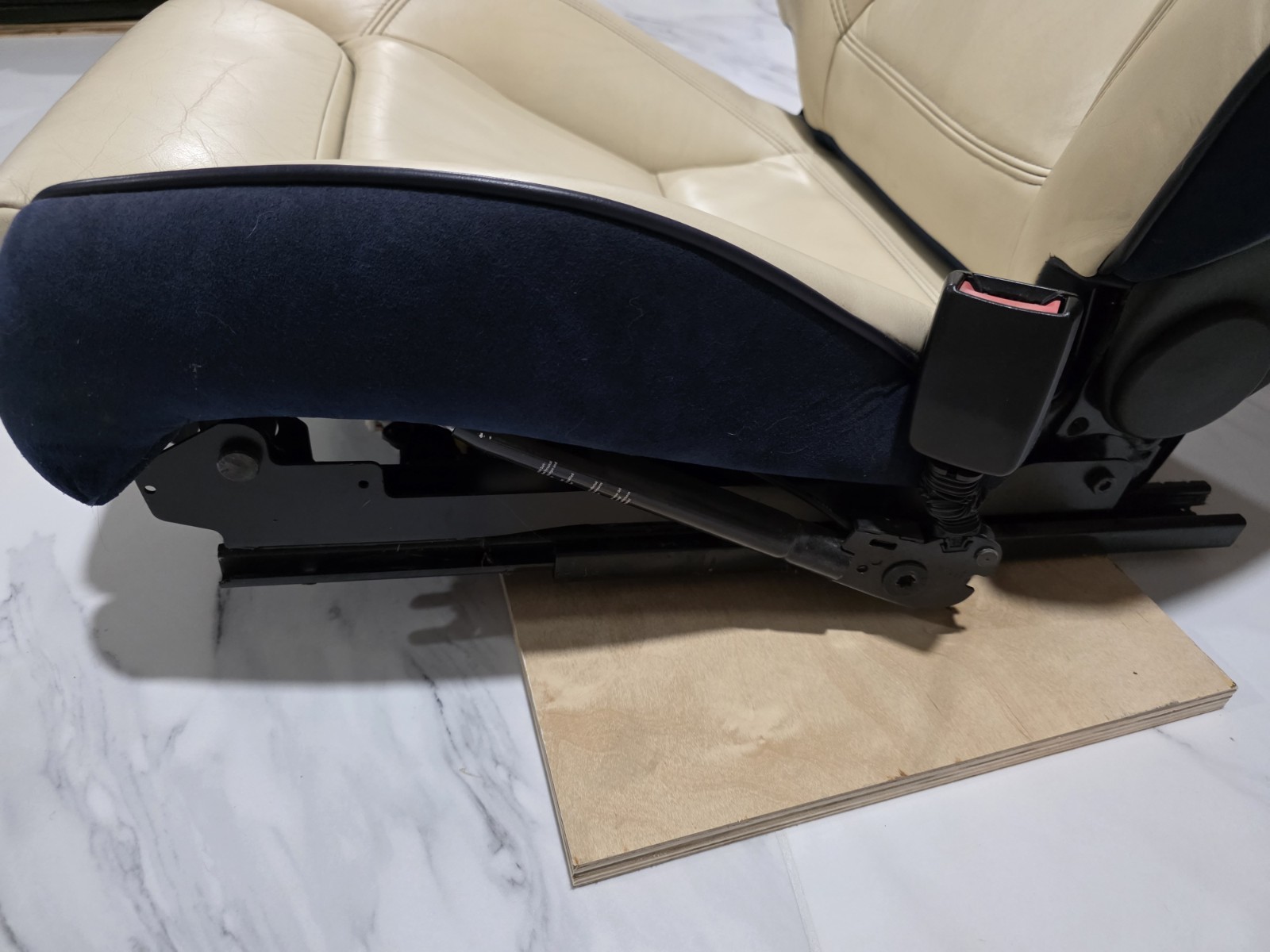 00-04 Aston Martin Recaro DB7 Passenger Seat - Navy And Cream