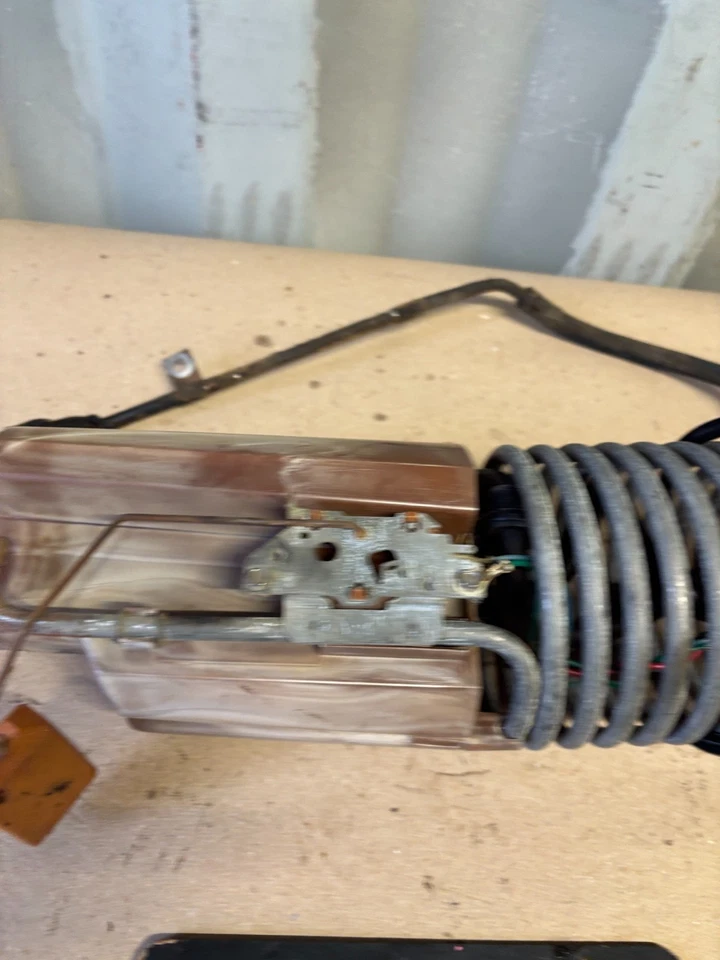 Camión Dodge 1988 1989 1990 88 D100 D150 W150 D350 4203881 unidad de envío de bomba de combustible Foto 3 de 4