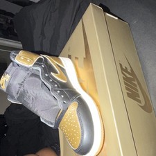 Nike Air Jordan 1 Retro High OG GS Black Gold Boys' Sneakers Size 6Y
