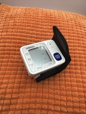 Omron 3 Series Wrist Blood Pressure Monitor | Model: BP629 Tested Working