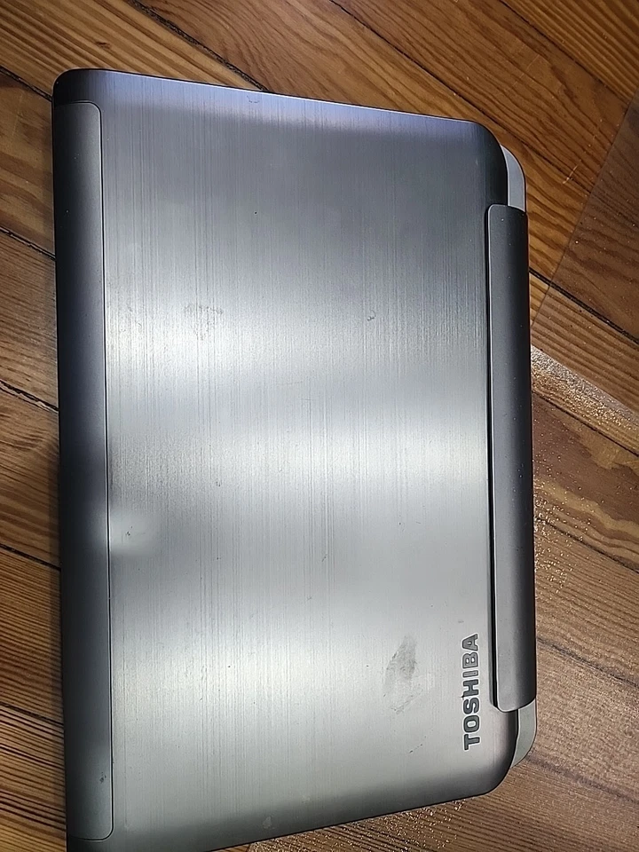 Toshiba Satellite Laptop For PARTS - Image 2 of 4