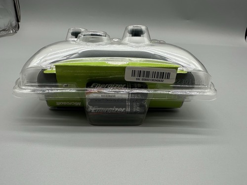 New Xbox 360 official factory sealed wired white controller - Picture 13 of 17