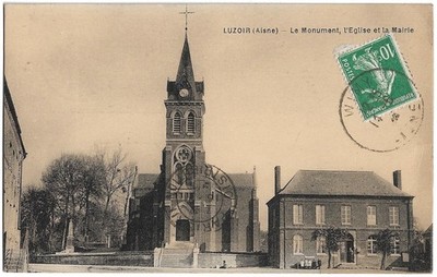 FR02 LUZOIR Kirche Rathaus Denkmal