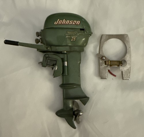 VINTAGE JOHNSON OUTBOARD SEAHORSE 25 OUTBOARD TOY ,K & O, 1950's,