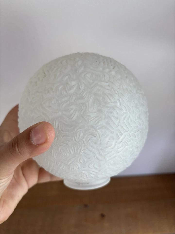 Ancien Abat Jour Globe Boule en Verre Dépoli - Relief Motif - Vintage - Photo 2/4