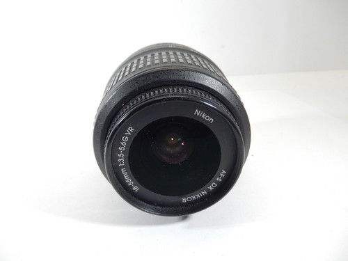 LENTE NIKON NIKKOR VR DX AF-S 18-55MM f/3.5-5.6G de colección con tapas y capucha - Imagen 2 de 6