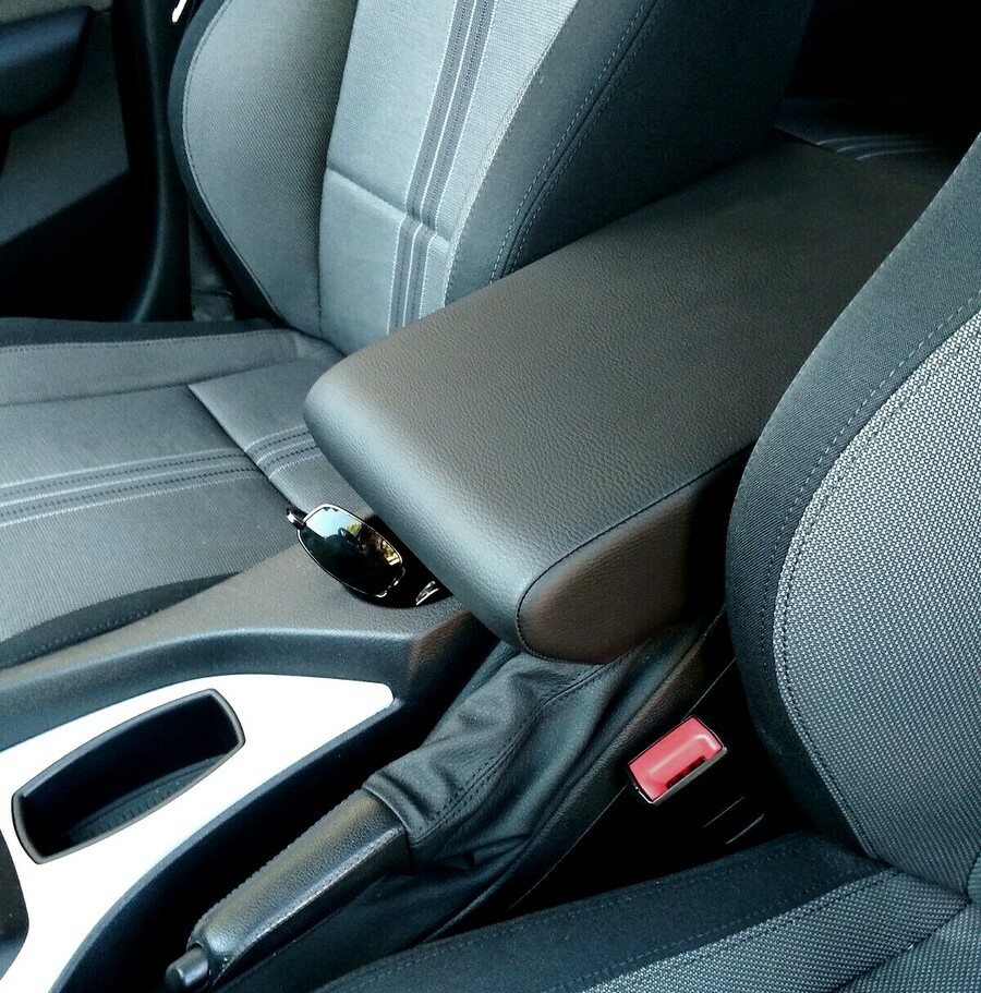 BRACCIOLO PREMIUM per Ford Fiesta (2009-2016) + regolabile in ECO PELLE