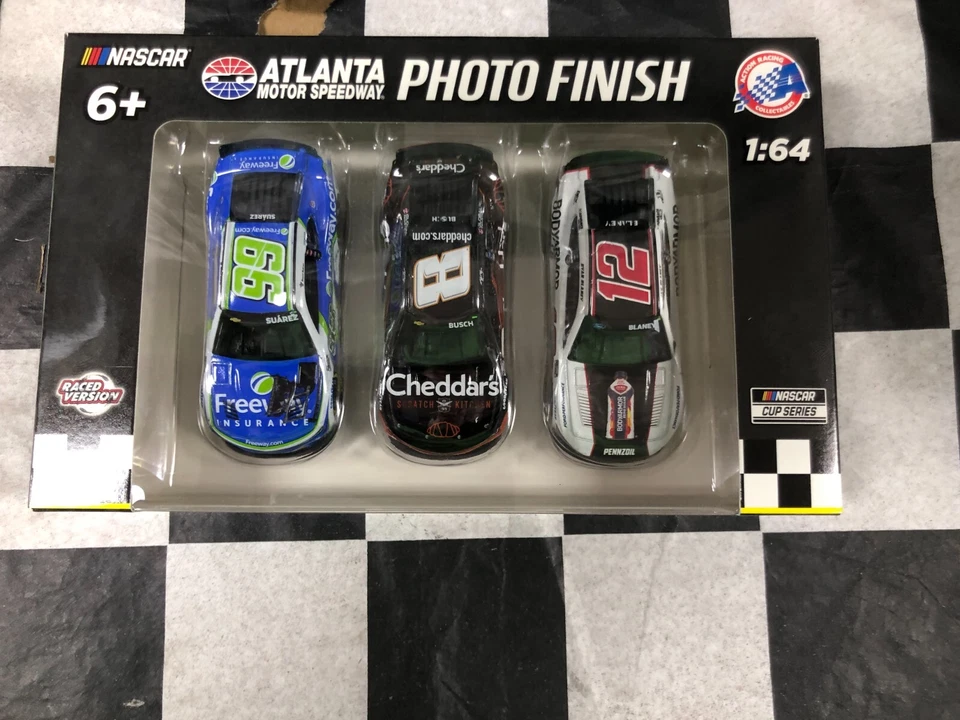 ATLANTA PHOTO FINISH Set Di 3 Auto 2024 Versione Raced 1:64 FXX2465ATLSET Action - Immagine 2 di 4
