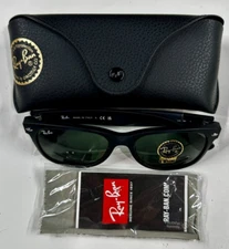 Ray-Ban RB2132-622 New Wayfarer Sunglasses - Rubber Black/G-15 Green - 55 mm