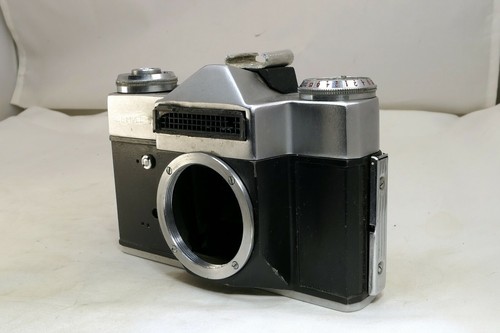 Zenit E camera body only 35mm SLR Film - PARTS AS IS - NOT WORKING - Picture 2 of 11