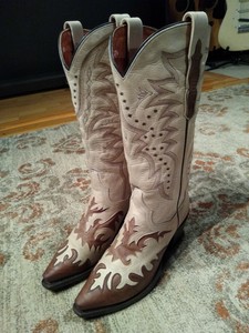 ivory cowgirl boots