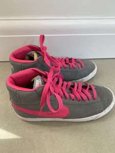 grey and pink nike blazers