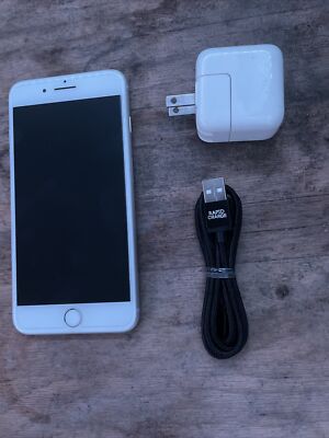 Apple iPhone 8 Plus - 64GB - Silver (Unlocked) A1897 (GSM) (Any Carrier)