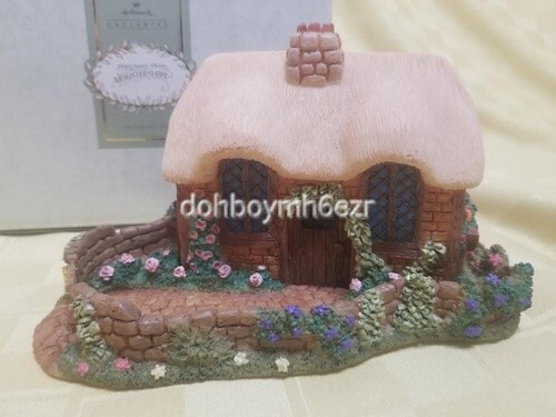 Hallmark Galleries MOUSTERSHIRE Hyacinth House Flora Philpott Mouse Figurine - Picture 4 of 4