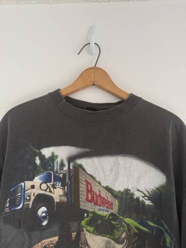 Faded Out Vintage 1995 Budweiser Frogs graphic T-shir… - Gem