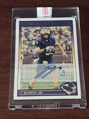 J.J. McCarthy 2024 Panini Score Auto Minnesota Vikings NFL RC #304 Smiley Auto