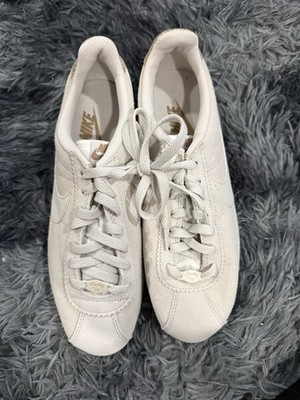 Nike Cortez 72 White Suede Low Top Lace Up Sneakers Rubber Outsole Athletic