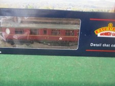 BACHMANN63FT THOMPSON COMPOSITE CORRIDOR COACH BR MAROON. CAT NO.34-403