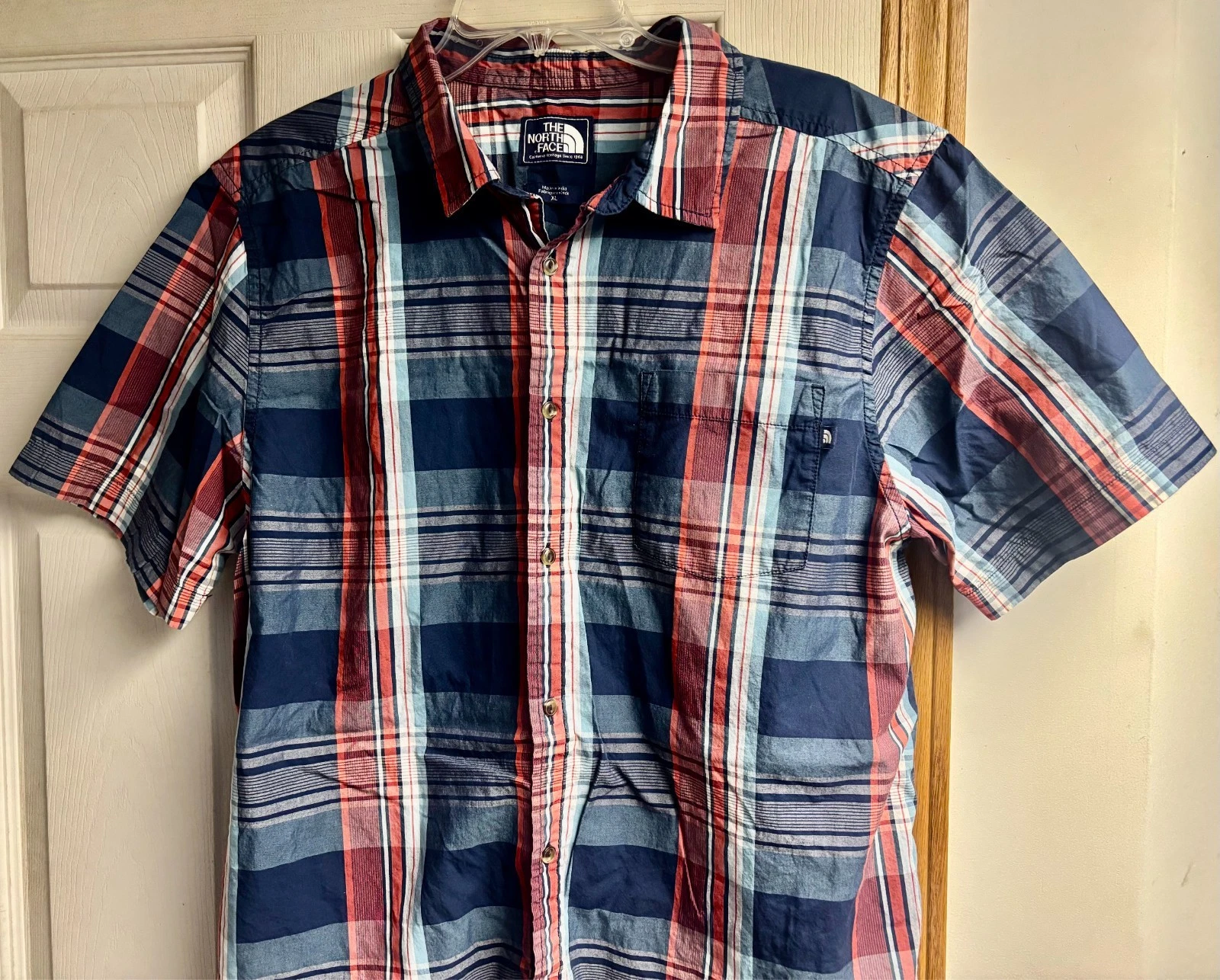 Men' s XL THE NORTH FACE Sport Short Slv Button Up Casual/Dress Hiking Shirt