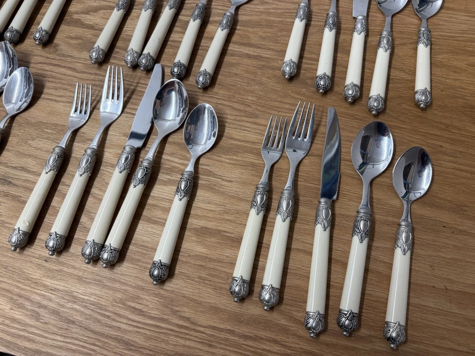 Home Essentials Renaissance Bone 18/10 Stainless Flatware Asst Lot Of 73 - Image 4 of 4