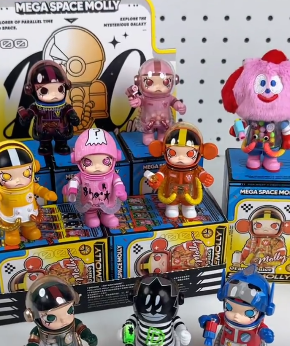 POP MART MEGA SPACE MOLLY 100% Series4 2.76-3.54inches