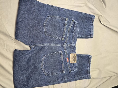 Wrangler Premium Quality Jeans Mens 33x30 Blue Denim Classic Fit Straight Leg - Picture 2 of 6