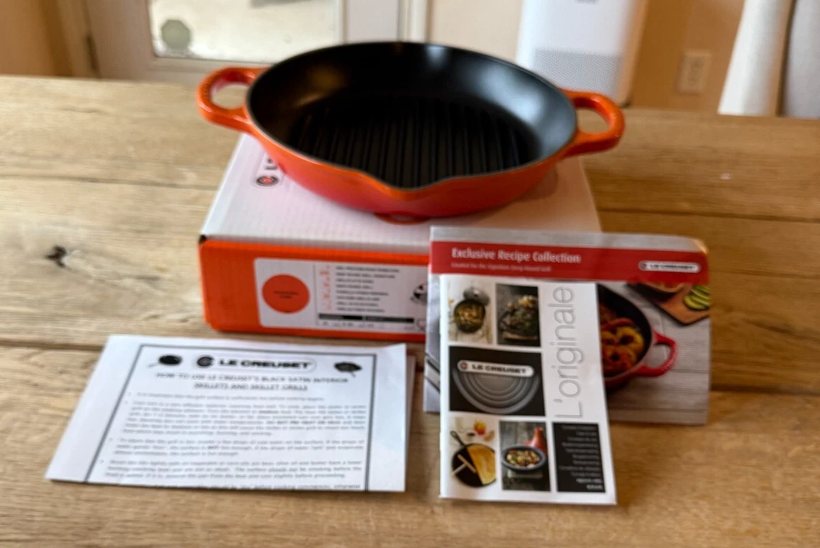 Le Creuset Enameled Cast Iron Deep Round Grill 9.75 in 25 cm Flame Orange NEW