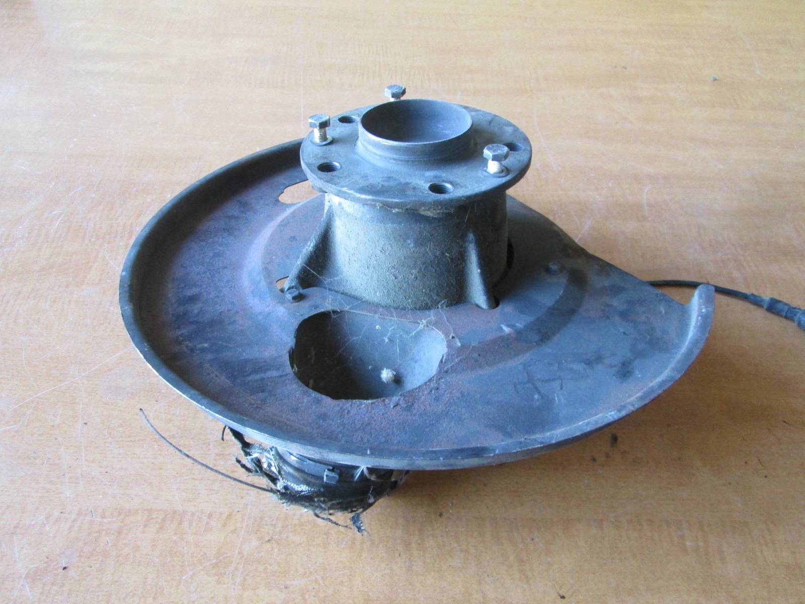 Lamborghini Diablo - RH Front Hub Housing With Hub And Bearing-Part# 0051000984