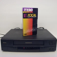 Magnavox VCR Video Cassette Recorder HQ VHS Player Tested & Working - VRU222AT22