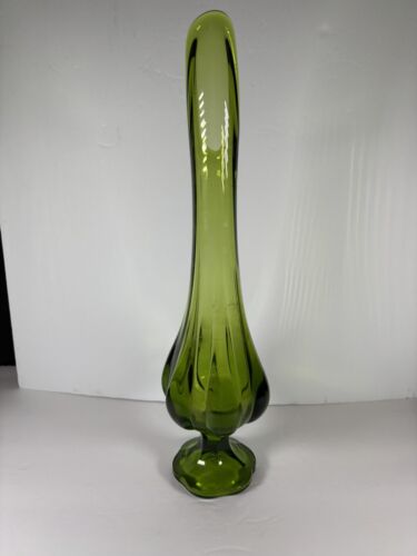 Vintage LE Smith Avocado Green 6 Petal Swung Vase 15.5” - Picture 3 of 8