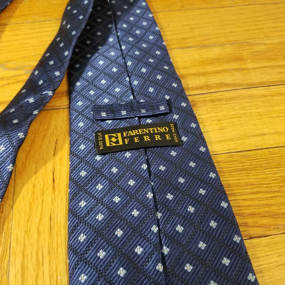 Corbata cuadrada geométrica azul FARENTINO FERRE 100 % seda para hombre hecha a mano en Italia Foto 2 de 4